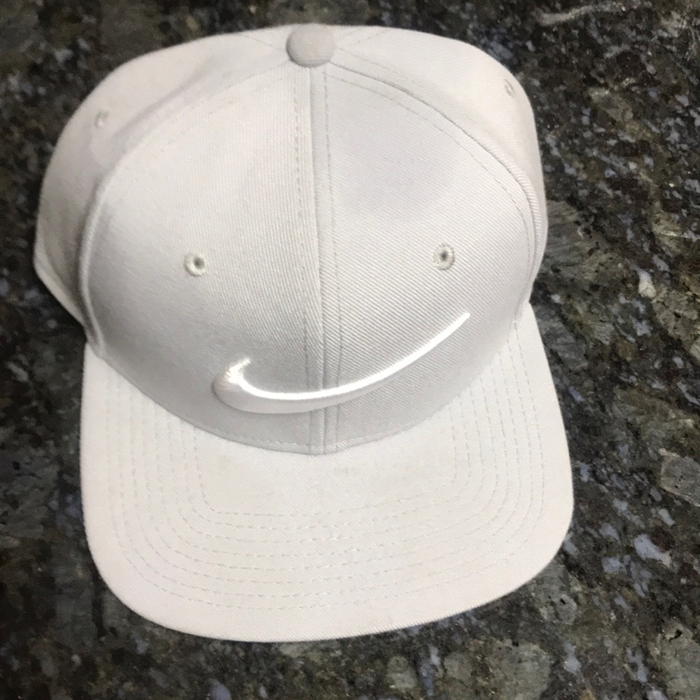 Nike snap back